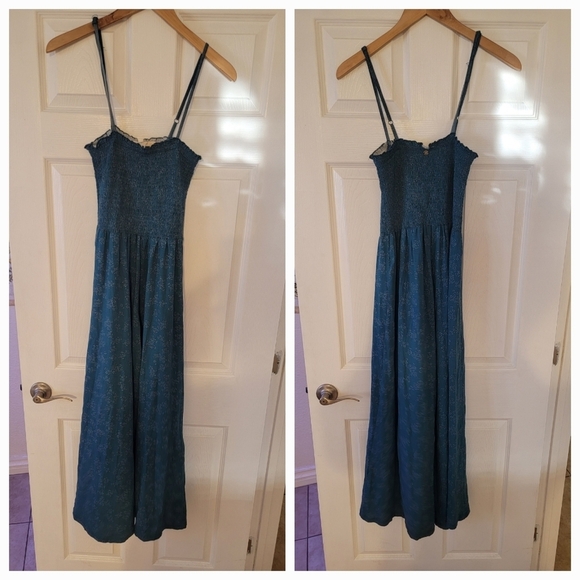 Roxy Jumpsuit Sz Small Smocked Straight Wide Leg Ditzy Floral Bohemian Beachy - Picture 1 of 12